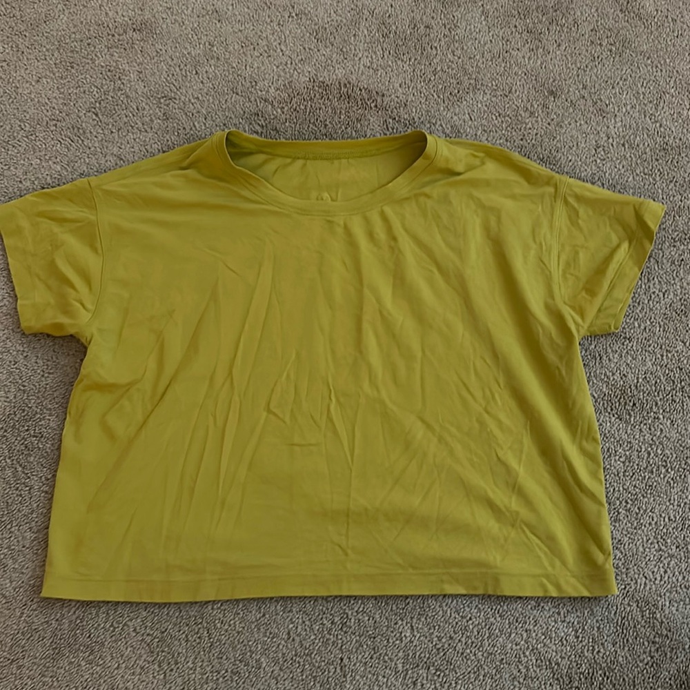 YELLOW GREEN ATHLETIC CROPPED LULULEMON TEE!!